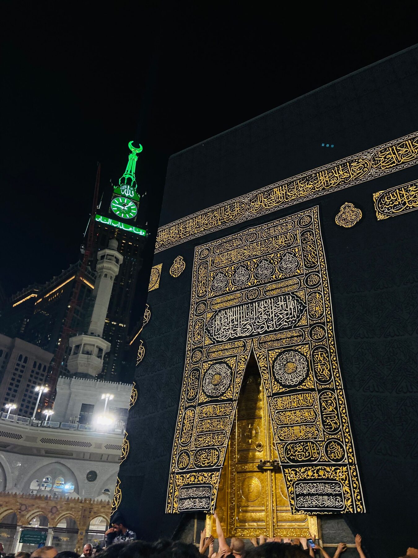 The Grand Mosque in Makkah at night